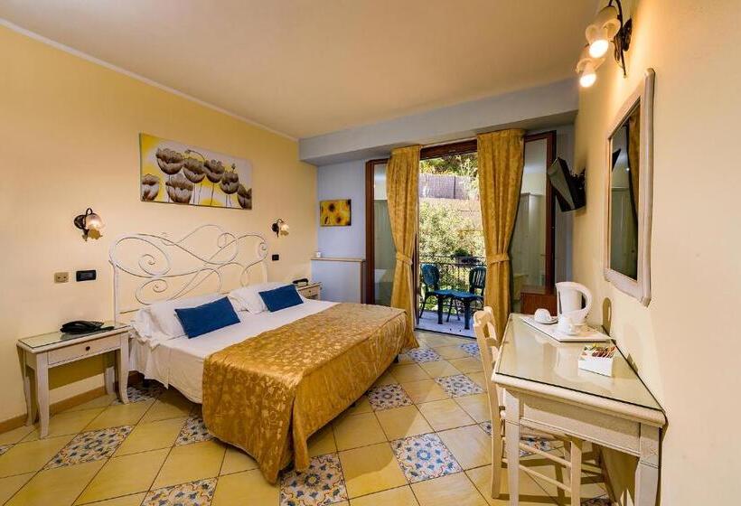 Standard Room with Balcony Side Sea View, Cala Marina