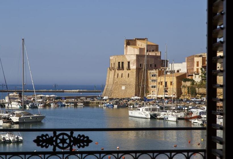 اتاق استاندارد با بالکن و چشم‌انداز دریا, Cala Marina