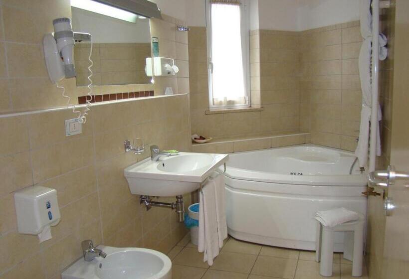 اتاق استاندارد یک نفره, Seapark Spa Resort