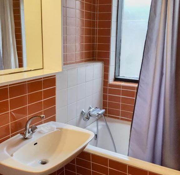 اتاق استاندارد یک نفره, Travel Inn