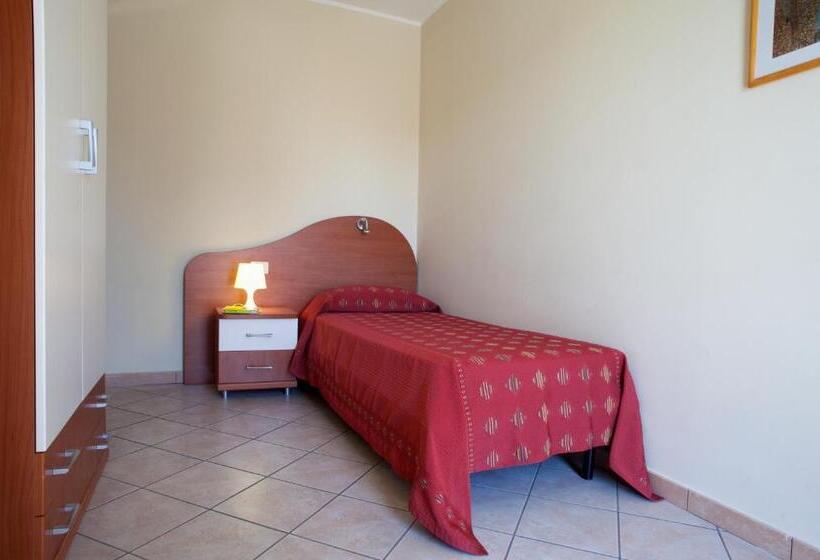 اتاق استاندارد چهار تخته, Motta Residence
