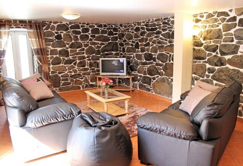 Дом 3 Спальни, Dinis Country Cottage By Our Madeira