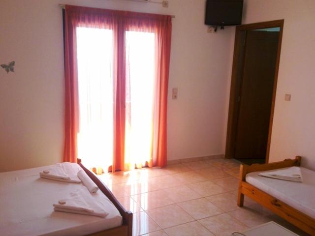Номер Стандарт Трехместный, Paralia Guest House