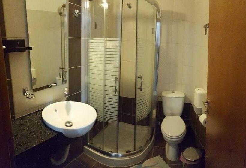 Семейный Номер, Paralia Guest House