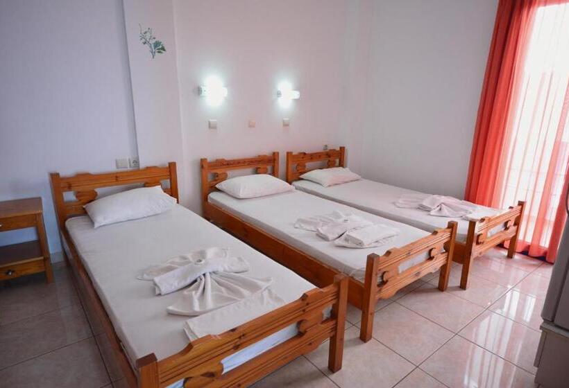 패밀리 룸, Paralia Guest House