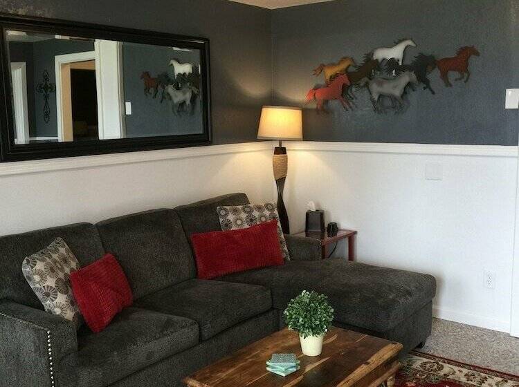 2 Bedroom Premium Apartment, White House Inn On The Waterfront