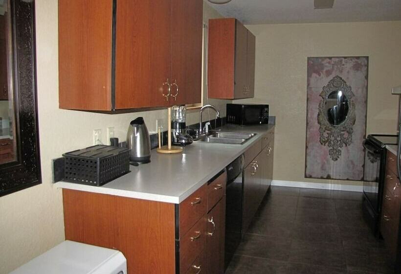 2 Bedroom Premium Apartment, White House Inn On The Waterfront