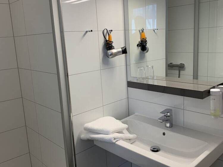 اتاق اکونومی یک تخته, Maxplatz
