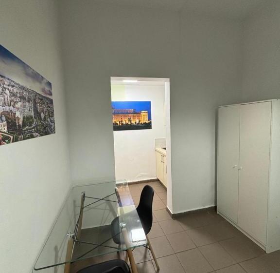 اتاق لوکس, Piata Uniri Cozy Inn