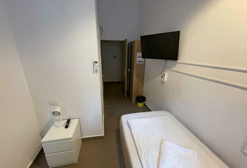 اتاق استاندارد یک نفره, Piata Uniri Cozy Inn