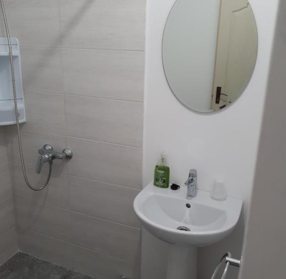 اتاق لوکس, Piata Uniri Cozy Inn
