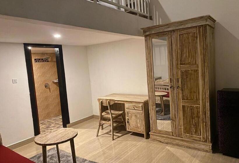 Номер Стандарт с Балконом, Odadi Guesthouse