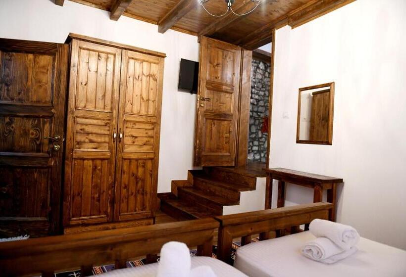 اتاق استاندارد سه نفره, Anhel
