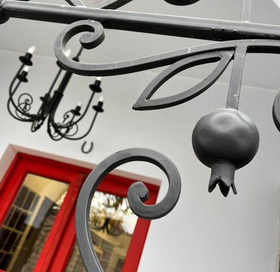 اتاق اکونومی یک تخته, Nur Guest House