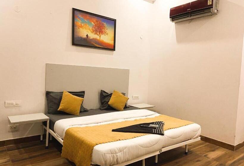 Трехместный Номер Классика, Oyo 91606  Daffodils Inn