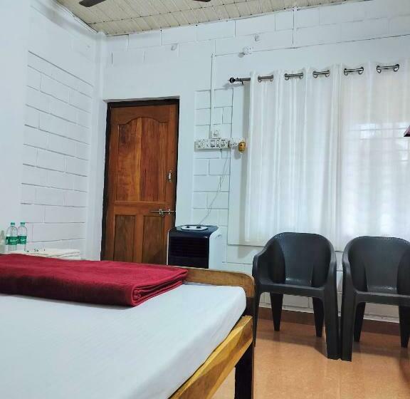 اتاق اکونومی, Trishula Guest House