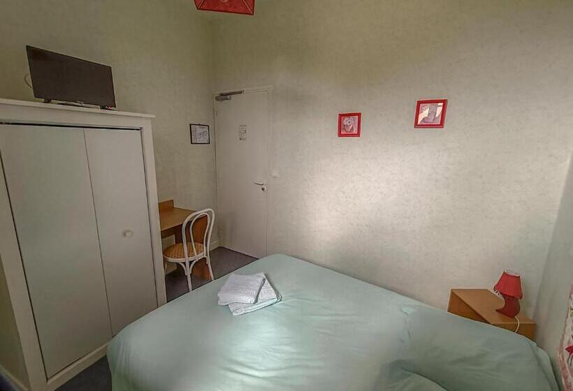 Номер Стандарт, Hostellerie Du Chateau Bellenaves