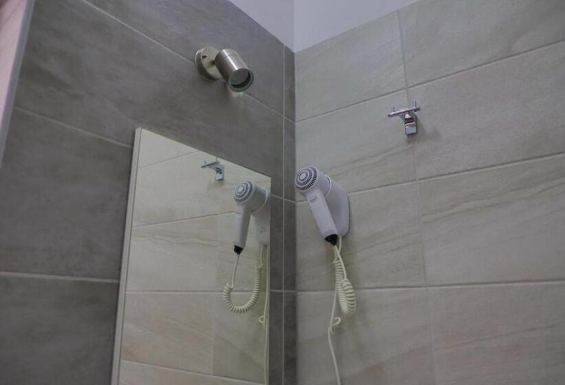 اتاق استاندارد چهار تخته, Konak Kod Hame