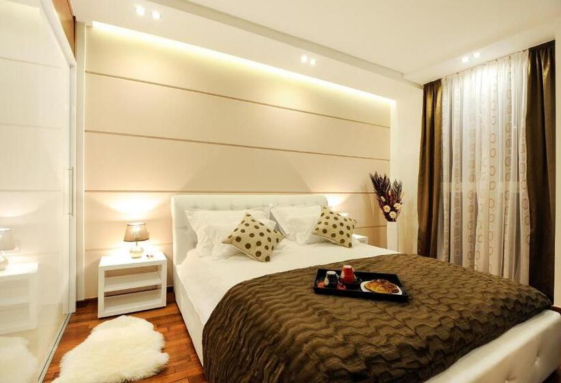 Номер Deluxe Кровать Кинг, Main Street Studio And Rooms