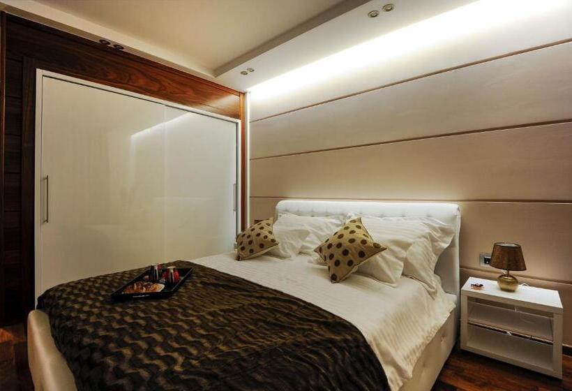 Номер Deluxe Кровать Кинг, Main Street Studio And Rooms