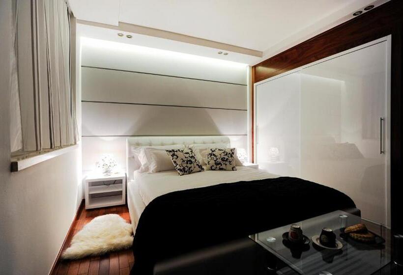 Студия Deluxe, Main Street Studio And Rooms