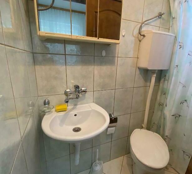 اتاق استاندارد سه نفره, Apartmani Pejovic Sutomore