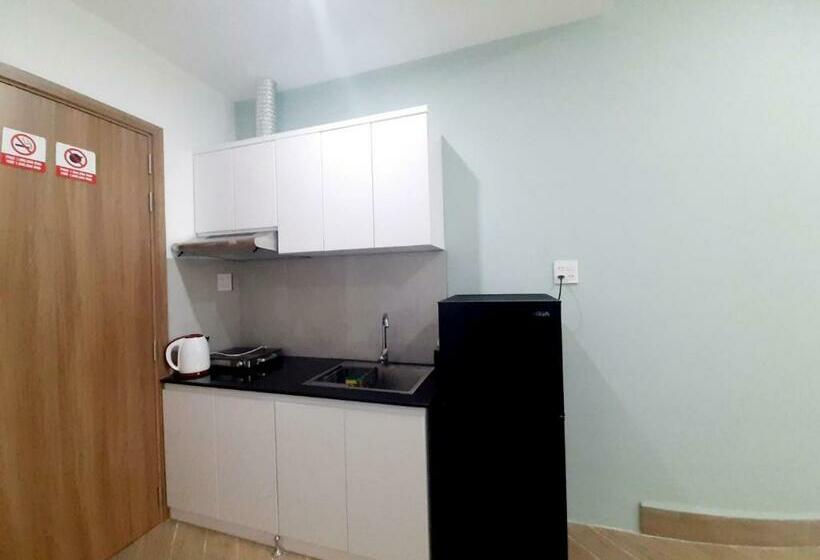 استودیوی لوکس, Midmost C22 Apartment