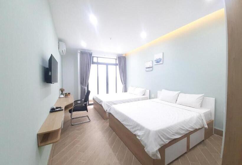 استودیو خانوادگی, Midmost C22 Apartment