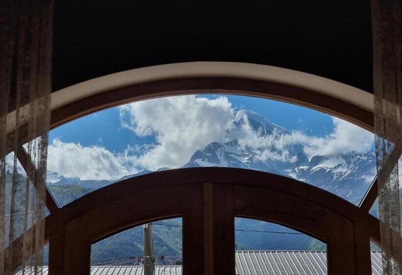 اتاق استاندارد با بالکن, Graf Kazbegi