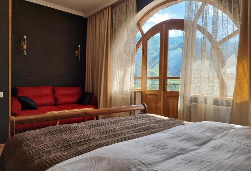 اتاق استاندارد با بالکن, Graf Kazbegi