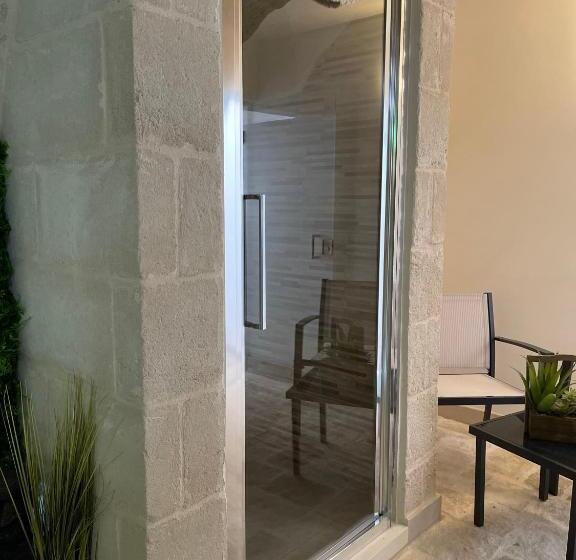 سوییت خانوادگی, Le Dimore Del Portico