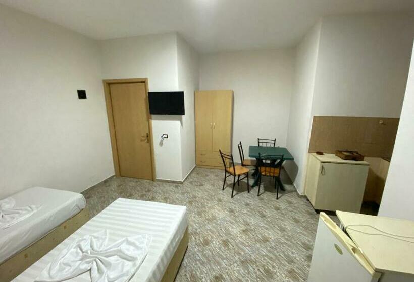 Quarto Estandar com Sacada, Grey Villa