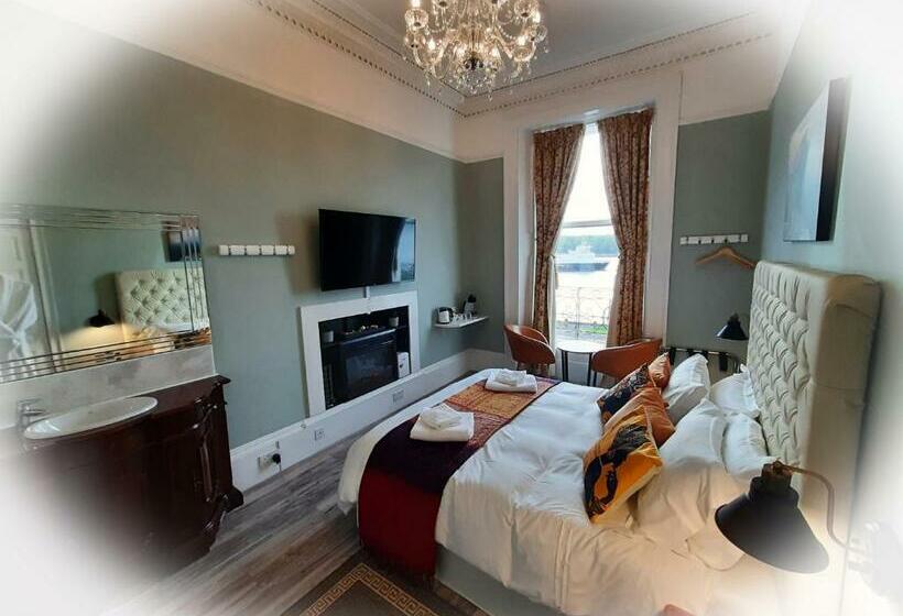 اتاق استاندارد با چشم‌انداز دریا, Highlander House B&b