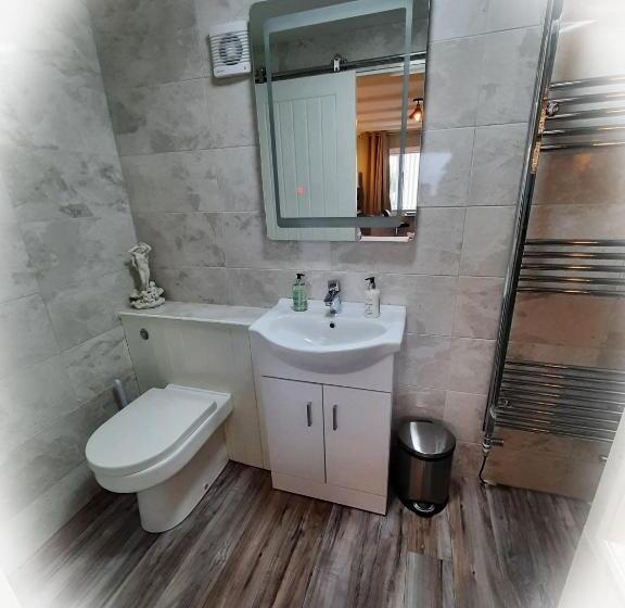 اتاق استاندارد با چشم‌انداز دریا, Highlander House B&b