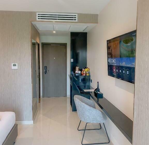 اتاق لوکس با تخت بزرگ, The Tj Hotel Jomtien