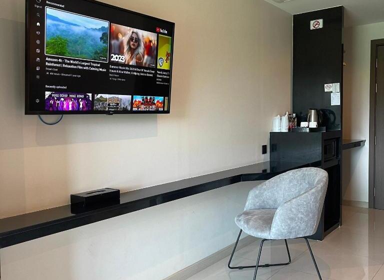 سوییت لوکس, The Tj Hotel Jomtien