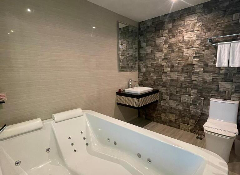 سوئیت با تخت بزرگ, The Tj Hotel Jomtien