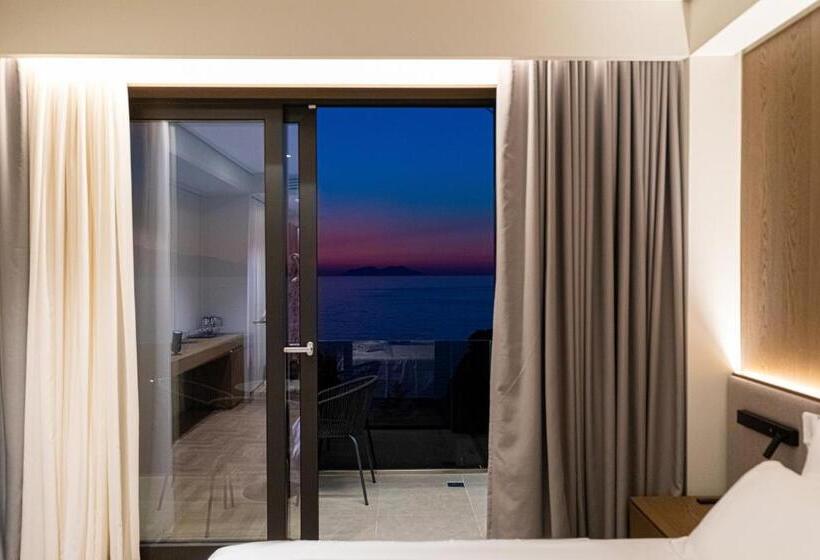 Трехместный Номер Deluxe Вид на Море, Mazarine Hotel, Vlorë, Albania