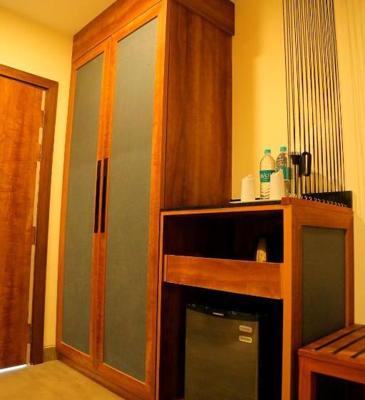 스탠다드 룸 킹사이즈 침대, Voco Jim Corbett, An Ihg