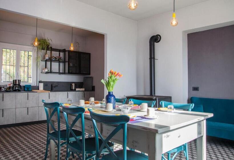 침실 3개 주택, Moncrivel Rooms & Relax