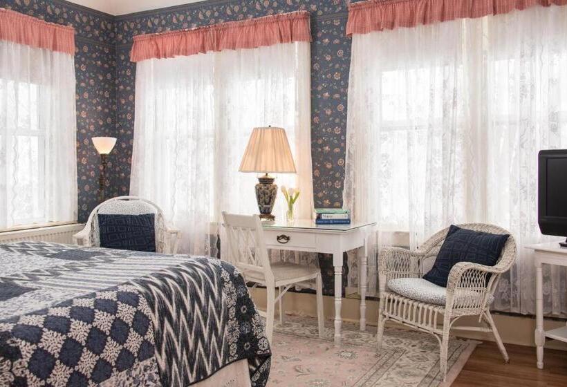Номер Deluxe Кровать Куин, Mira Monte Inn & Suites