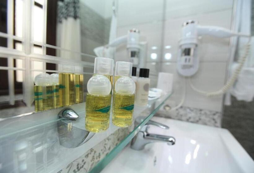 اتاق استاندارد یک نفره, Antipatrea