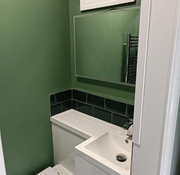 Quarto Basic, The Outlook Scarborough