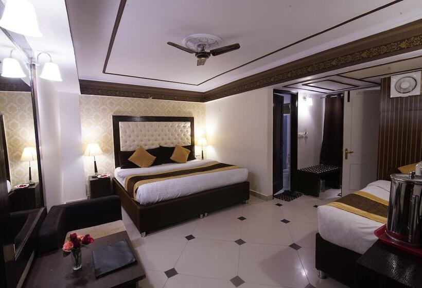 디럭스 룸, Ashirwad Hotel And Spa