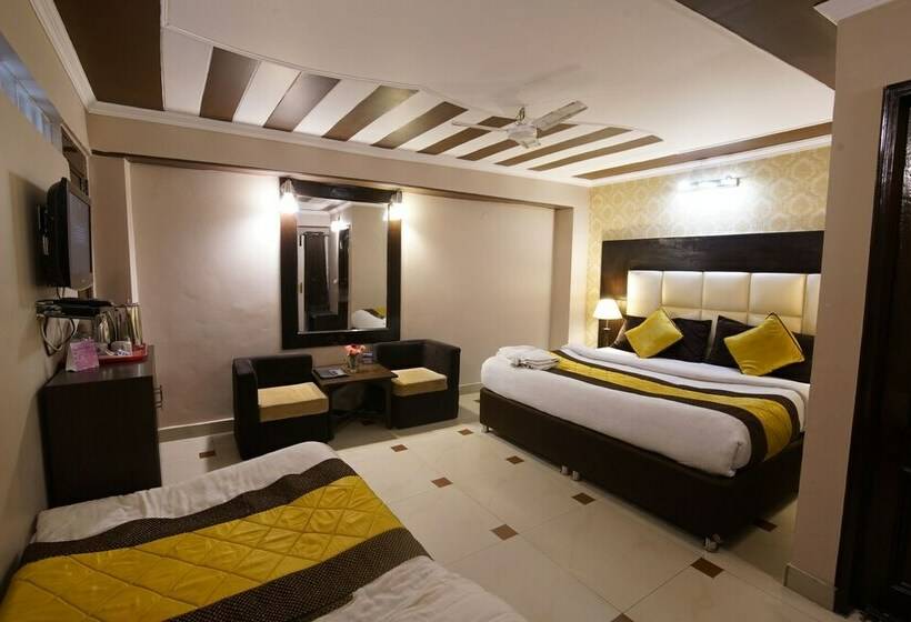 디럭스 룸, Ashirwad Hotel And Spa