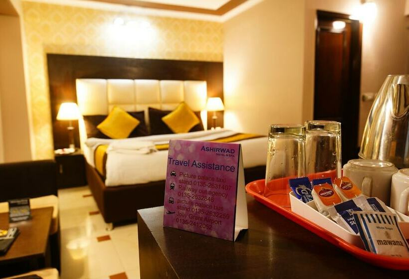 디럭스 룸, Ashirwad Hotel And Spa