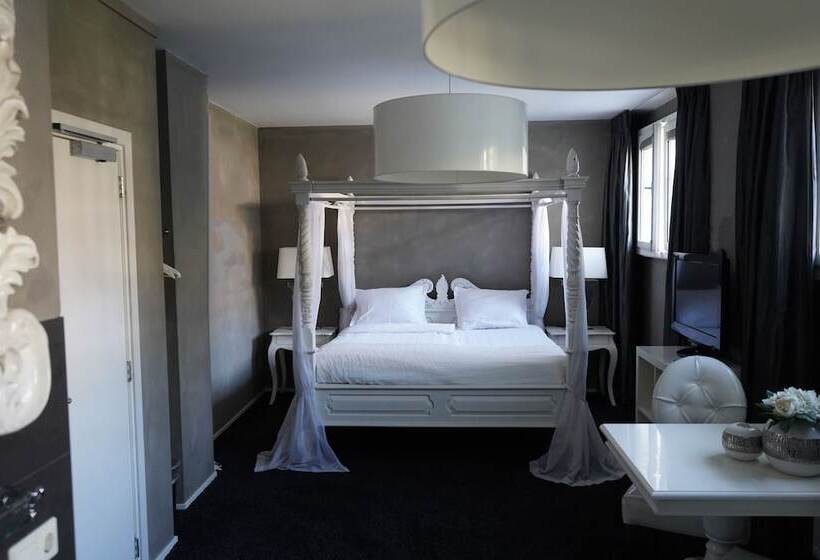 Номер Deluxe, Huis Van Bewaring
