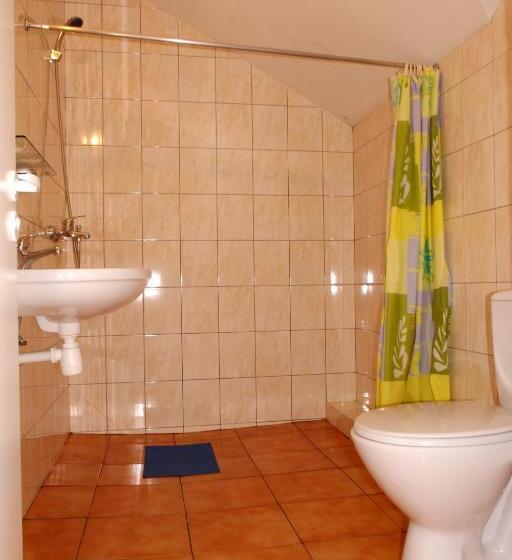 اتاق استاندارد یک نفره, Turnė Guest House