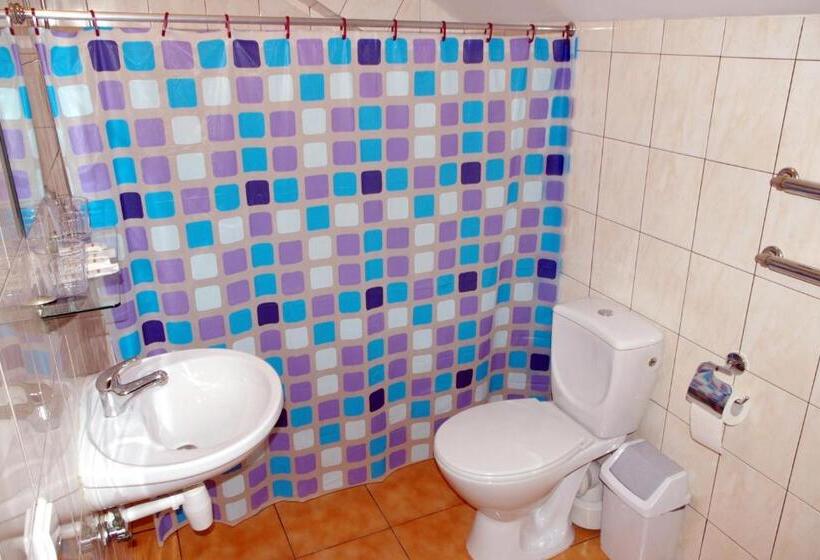 اتاق استاندارد, Turnė Guest House