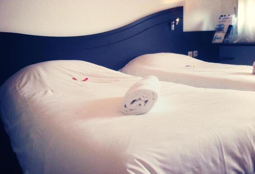 Номер Стандарт, Couett  Hotel Rumilly